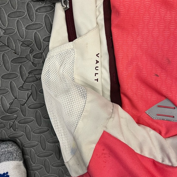 The North Face Vault Backpack - Picture 3 of 9